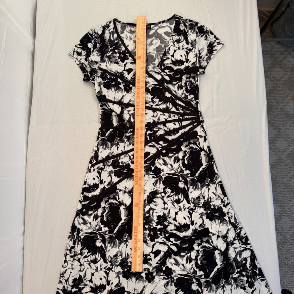 Connected Apparel Womens Floral Faux Wrap Dress Black White V-Neck Size 10 - Picture 6 of 10